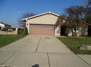 14245 Irvington Dr, Warren, MI 48088