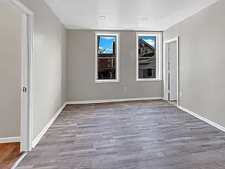 84 2nd St #4 — Photo 3