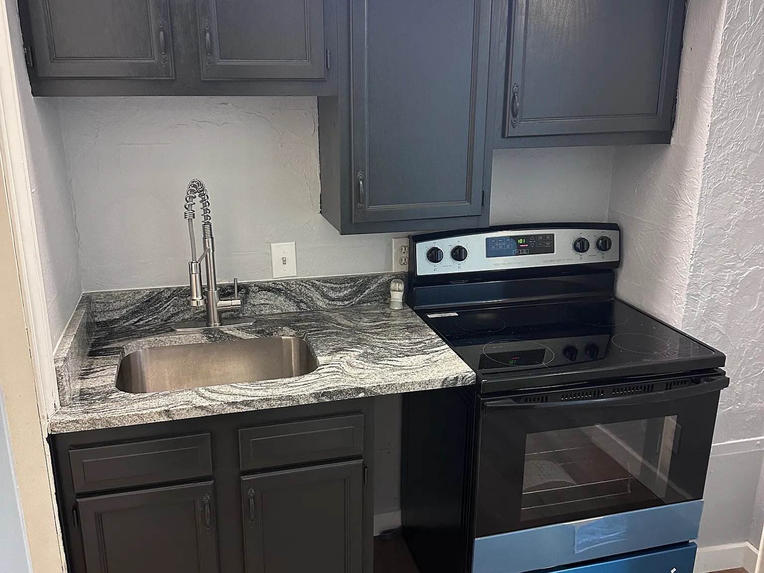 Studio, 400 sqft, $1,650 — Photo 1