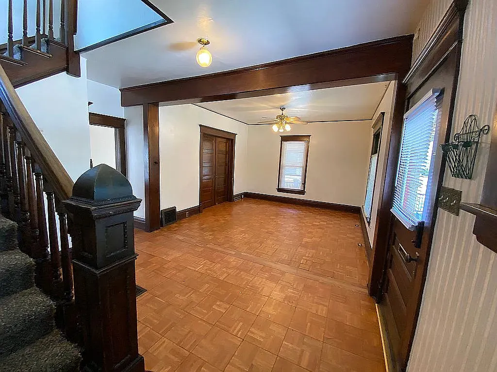 6 bed, 3000 sqft, $650 — Photo 2