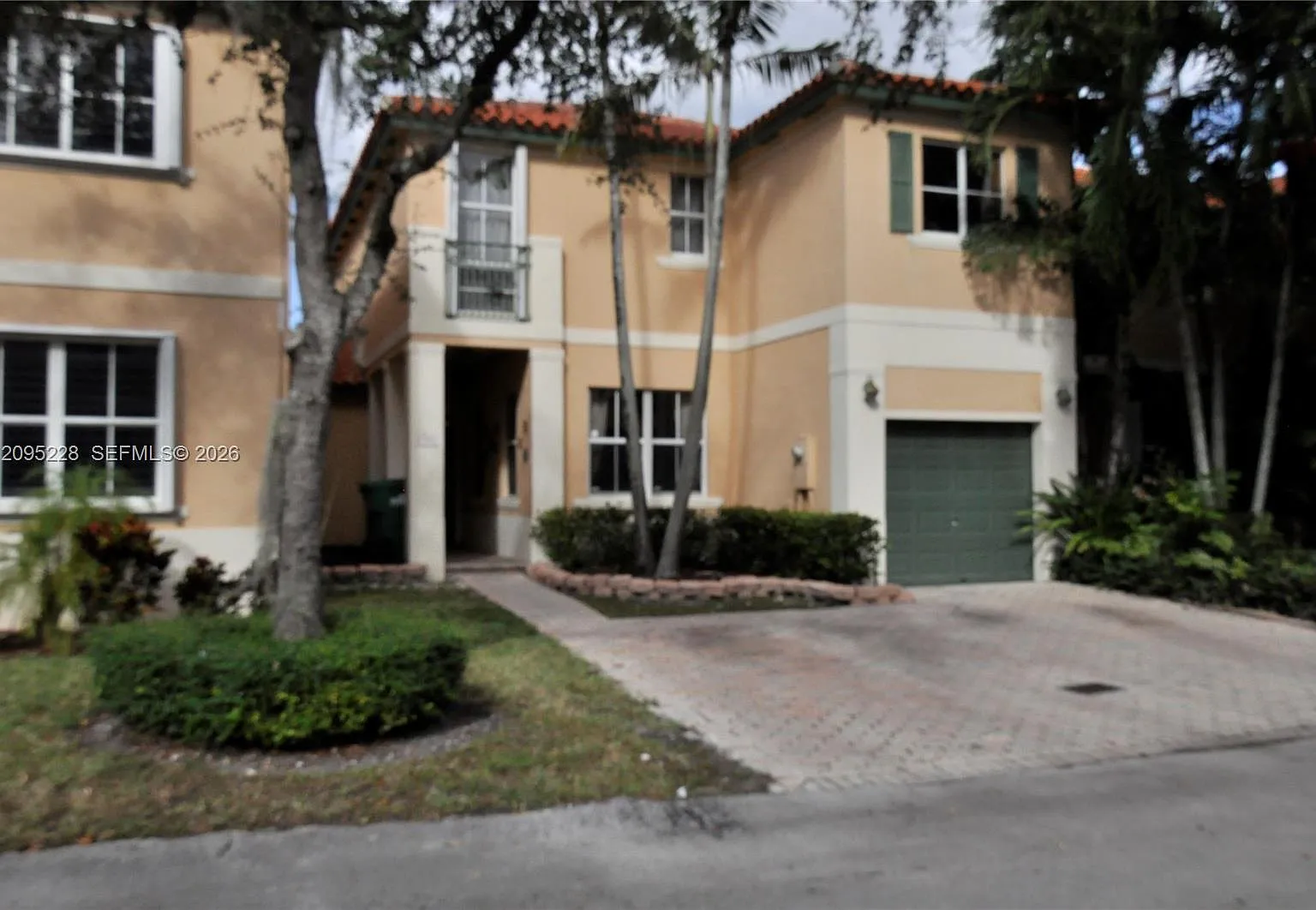 Anchorage At Miami Lakes — Photo 2