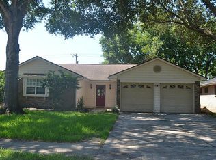 315 Forest Hills Dr, League City, TX 77573