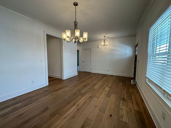 4th image of 220 Princeton Gardens Dr
