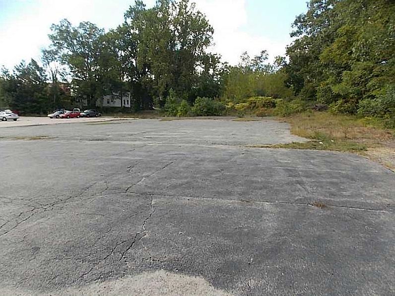 1st image of 1039 Main St