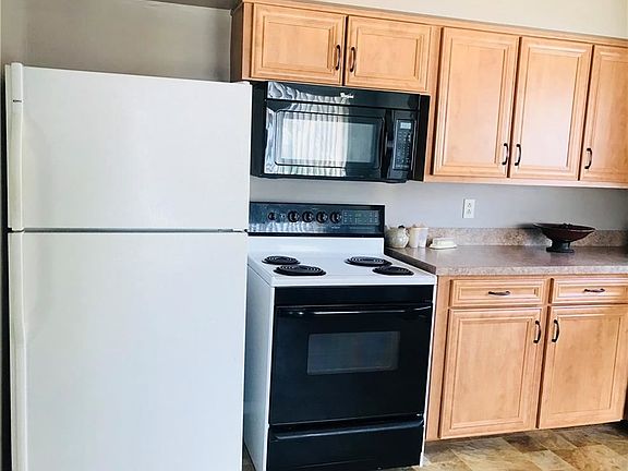 5th image of 11202 Danbury Ave