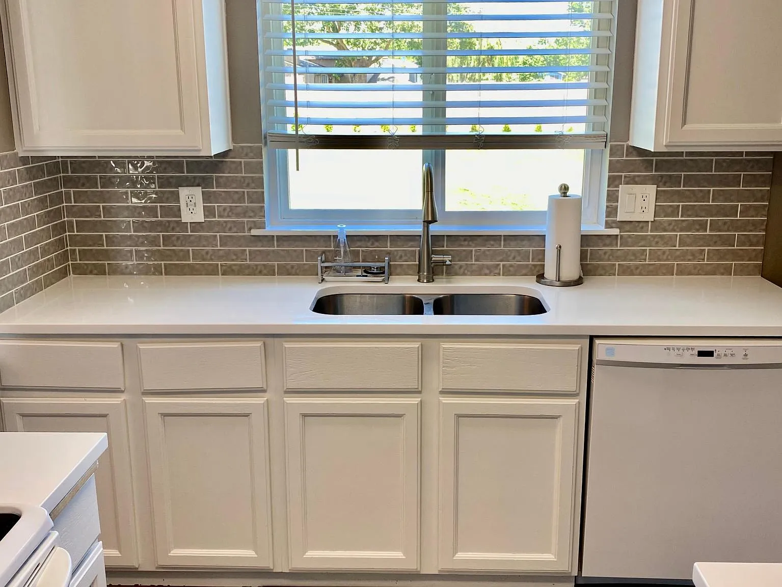 4 bed, 2.5 bath, 2000 sqft, $3,000 — Photo 4