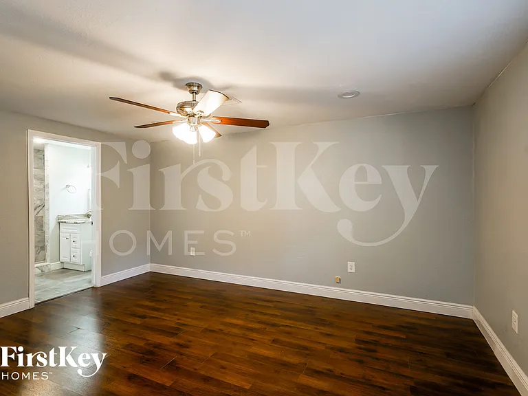 6809 N Sterling Ave — Photo 8