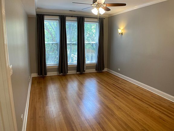 3rd image of 918 W Ainslie St APT 3E