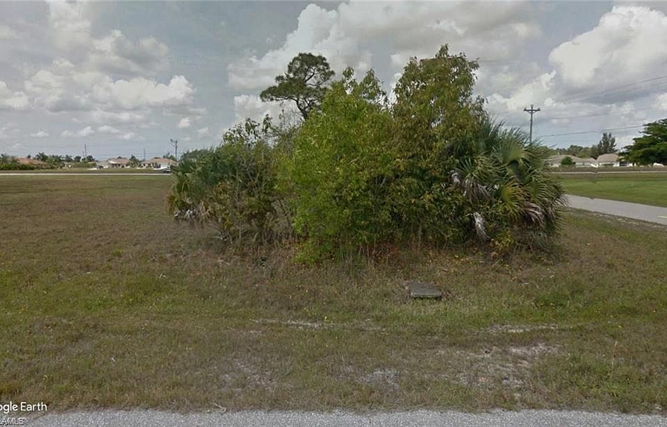 2nd image of 166 NW 7th Pl