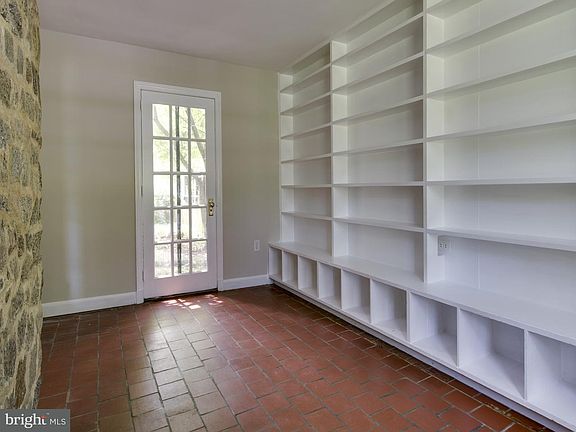 5th image of 113 Wardour Dr