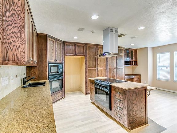 3rd image of 22503 Braken Carter Ln