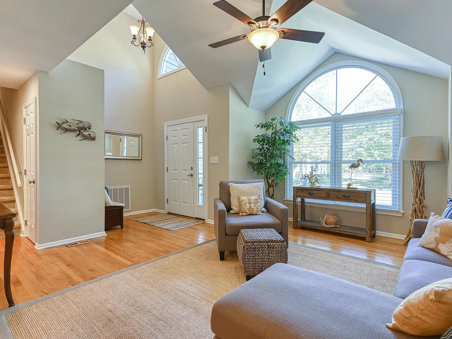 3 bed, 2.5 bath, 2178 sqft, $3,250 — Photo 3