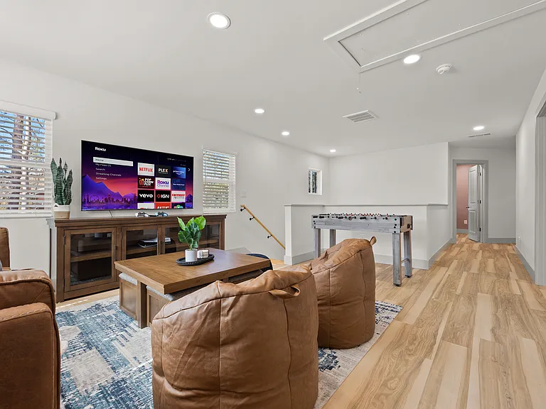 184 Woodland Ln SW — Photo 33