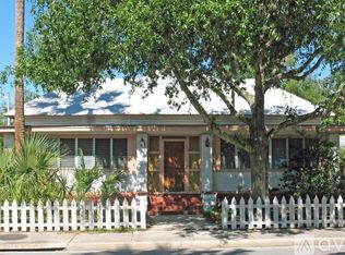 120 SE 7th St #4, Gainesville, FL 32601