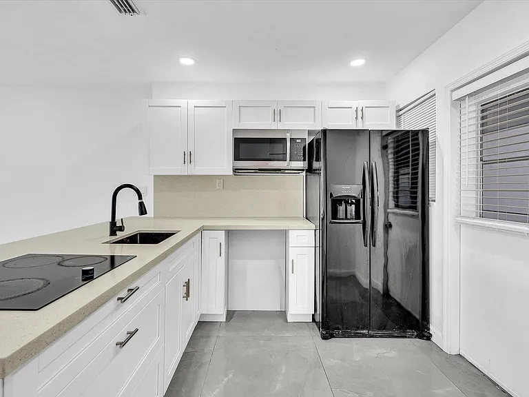 2451 SW 82nd Ave #108 — Photo 3