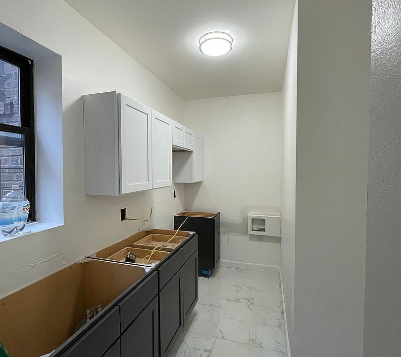 1st image of 1974 51st St APT 1I