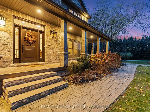 4th image of 662 Foss Rd