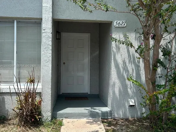 5627 Blue Shadows Ct #3, Orlando, FL 32811