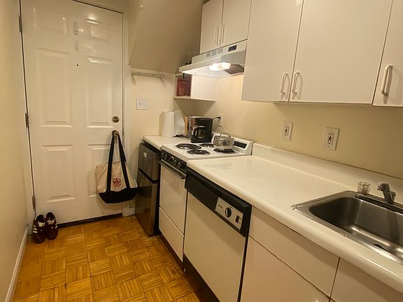 5th image of 20 Phillips St APT 2