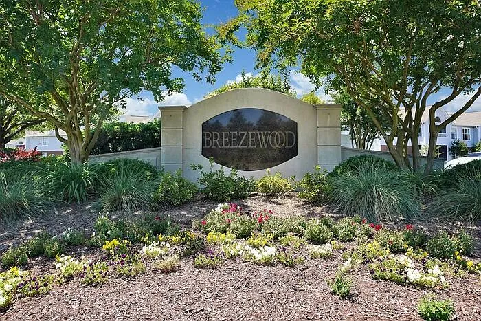 4158 Breezewood Dr #101 — Photo 2