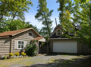 245 W D St, Jacksonville, OR 97530