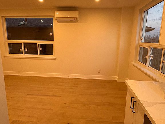 4th image of 1357 Davenport Rd #202