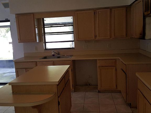 4th image of 10422 Bridlewood Ave
