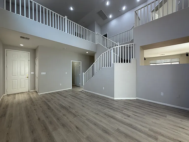 148 Macoby Run St — Photo 4