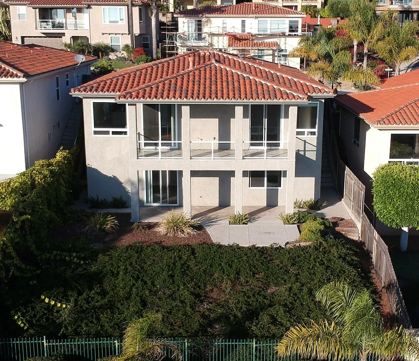 3 bed, 2.5 bath, 1944 sqft, $4,750 — Photo 3
