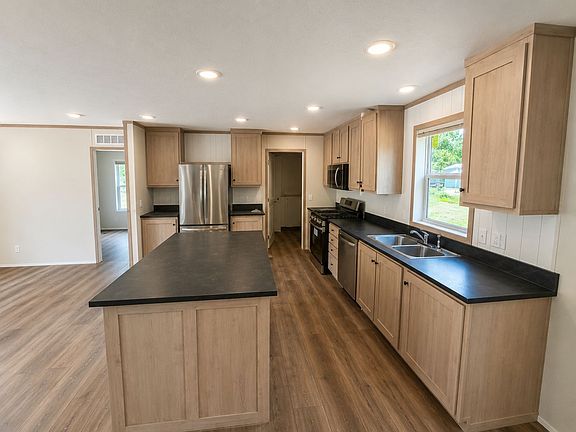 2nd image of 1403 Red Maple Ln #113