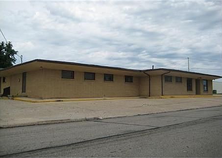 2nd image of 702 SW 4th St