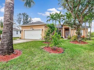 3245 Citron Dr, Naples, FL 34120