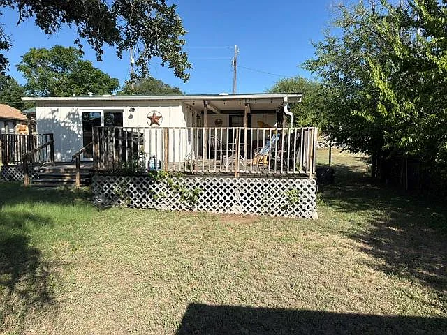 3 bed, 2.0 bath, 1442 sqft, $2,000 — Photo 1