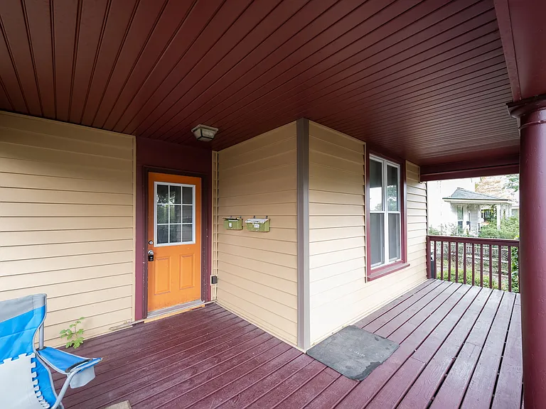 918 E 17th St #1 — Photo 15