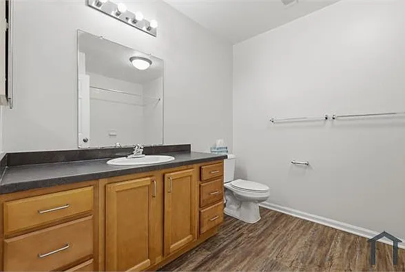 2 bed, $1,156 — Photo 2