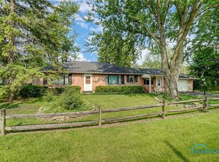 415 E 4th St, Clay Center, OH 43408