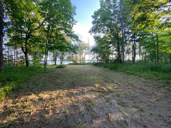 10724 E Bradshaw Ln, Sault Sainte Marie, MI 49783