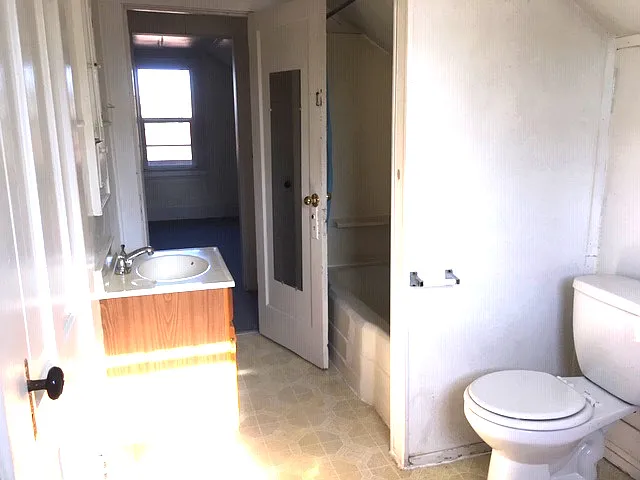 340 W 8th Ave #1/2 — Photo 7