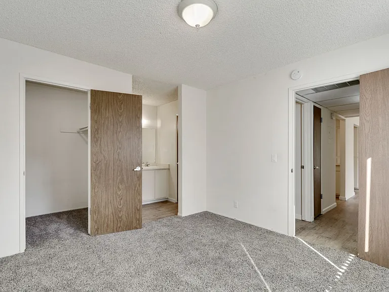 Clubside Apartments — Photo 11