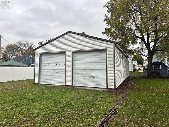 5th image of 1026 Hazel St