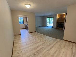2815 70th St, Urbandale, IA 50322