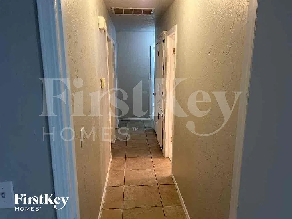 3 bed, 2.0 bath, 1698 sqft, $1,865 — Photo 3