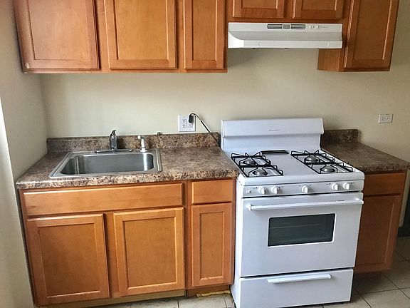 5th image of 6243 S Artesian Ave #2F