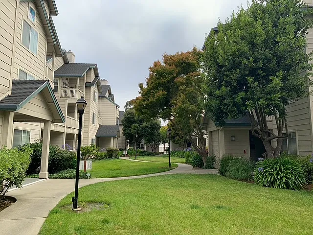 El Camino Real, South San Francisco — Photo 1