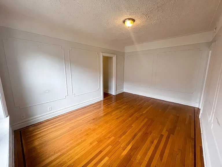 537 Ovington Ave #4 — Photo 5