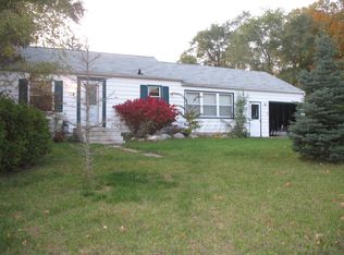 881 Kirk Dr SE, Grand Rapids, MI 49546