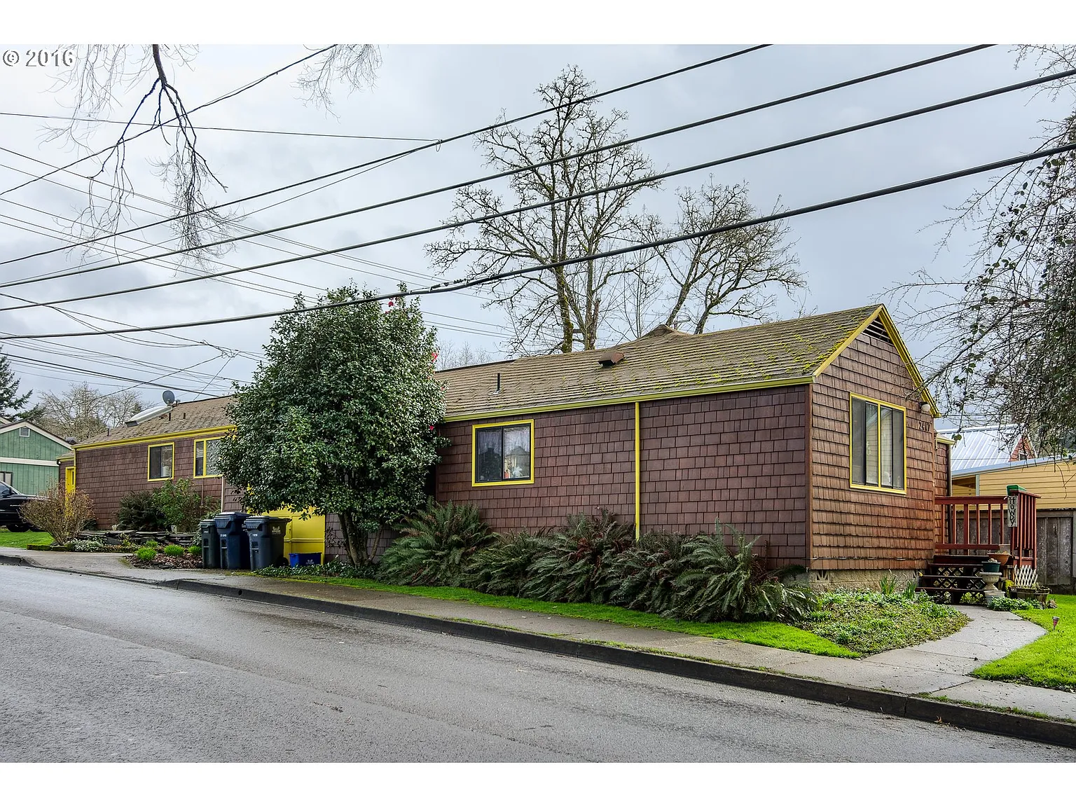 2417 Friendly St photo 1