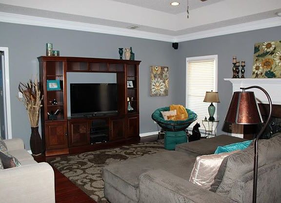 2nd image of 8751 Potomac Ct