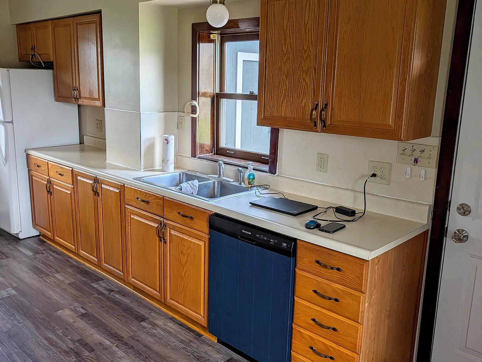 3 bed, 1.5 bath, 1200 sqft, $2,000 — Photo 3