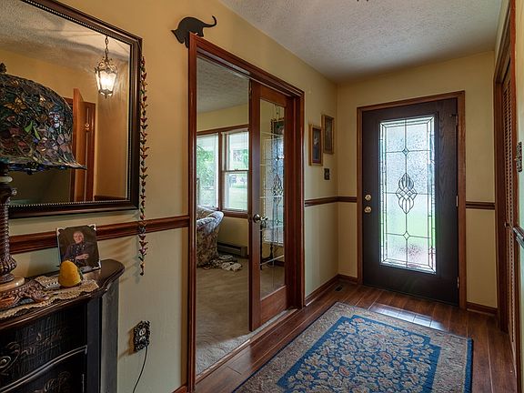 3rd image of 1122B Prater Ln